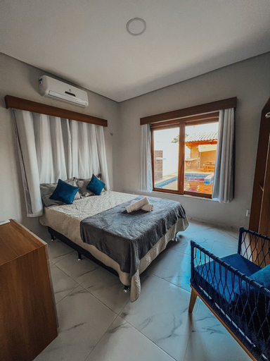 Chill House, Cruz