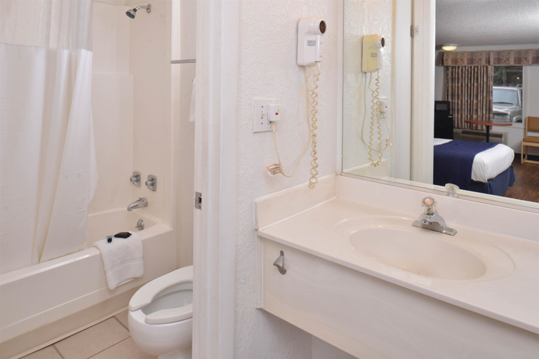 Bathroom 4, Americas Best Value Inn & Suites Jackson, MI, Jackson