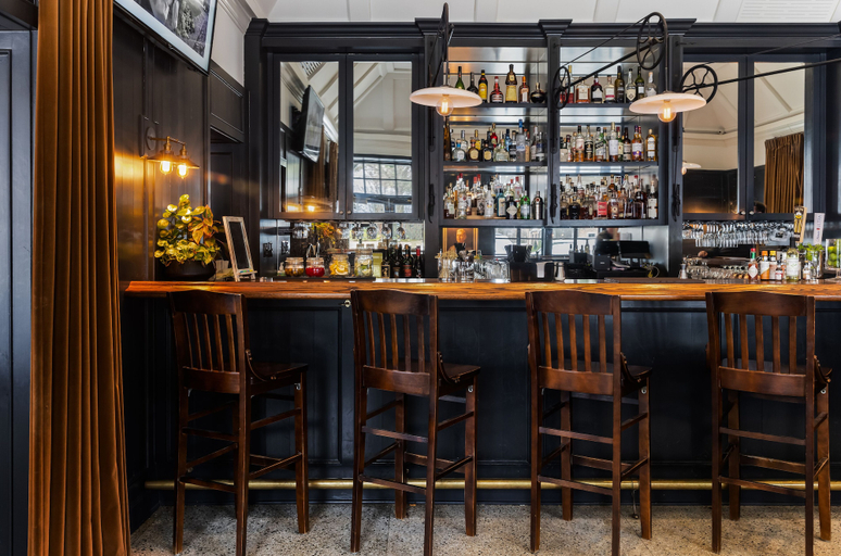 Food & Drinks 5, The Louis Hotel, Mississippi