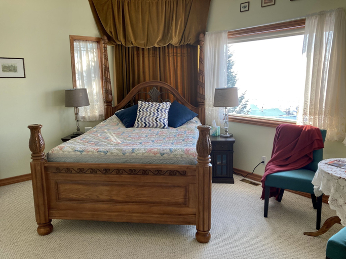 Bedroom 2, Rocky Mountain View B&B, Division No. 6