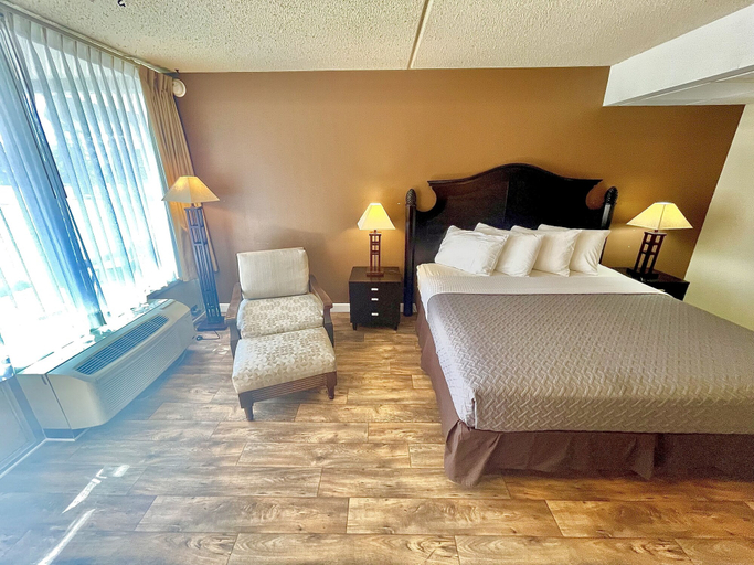 Bedroom 4, Eureka Springs Heritage Motel, Carroll