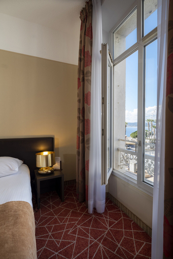 Bedroom 2, Excelsior, Var