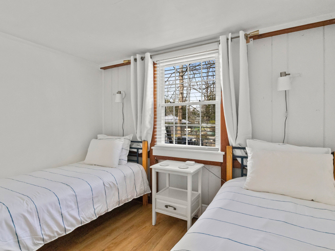 Bedroom 4, The Seagrove Suites & Guest Rooms, Barnstable