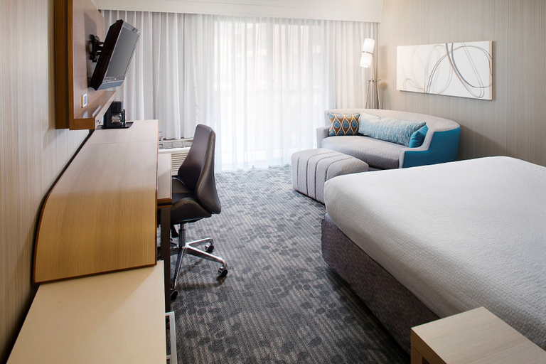 Bedroom 4, Courtyard by Marriott Richmond Airport, Henrico