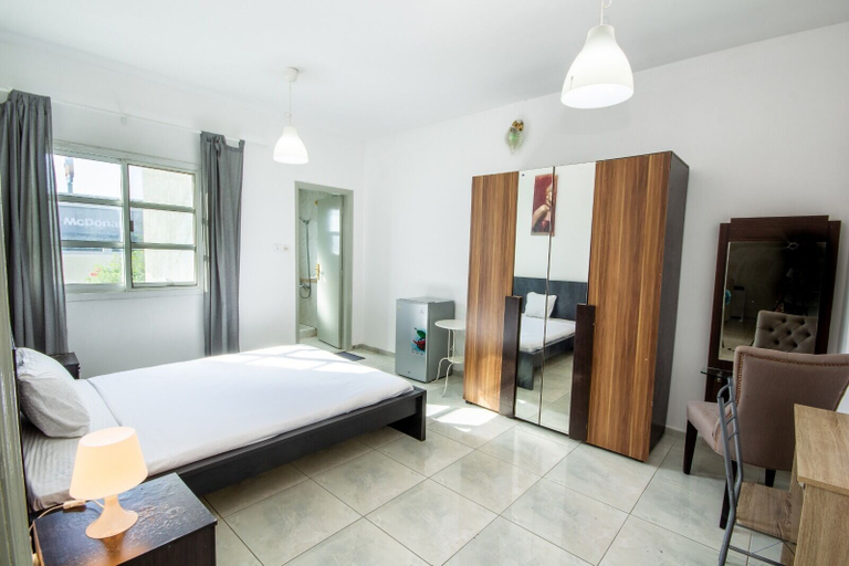Room 2, Villa 125, Dubai