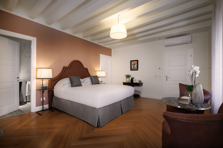 Bedroom 2, Maison Santa Croce, Florence
