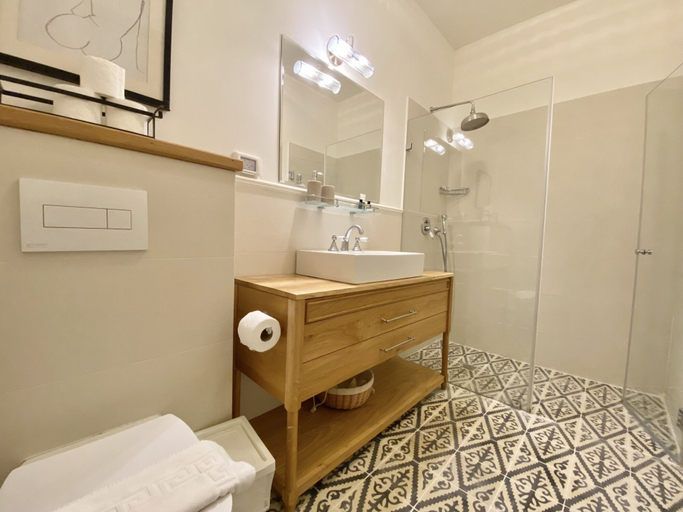 Bathroom 2, Kubler's House- By Beach Apartments TLV