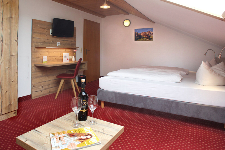 Bedroom 4, Löwen - Ihr Familienhotel im Allgäu, Ostallgäu