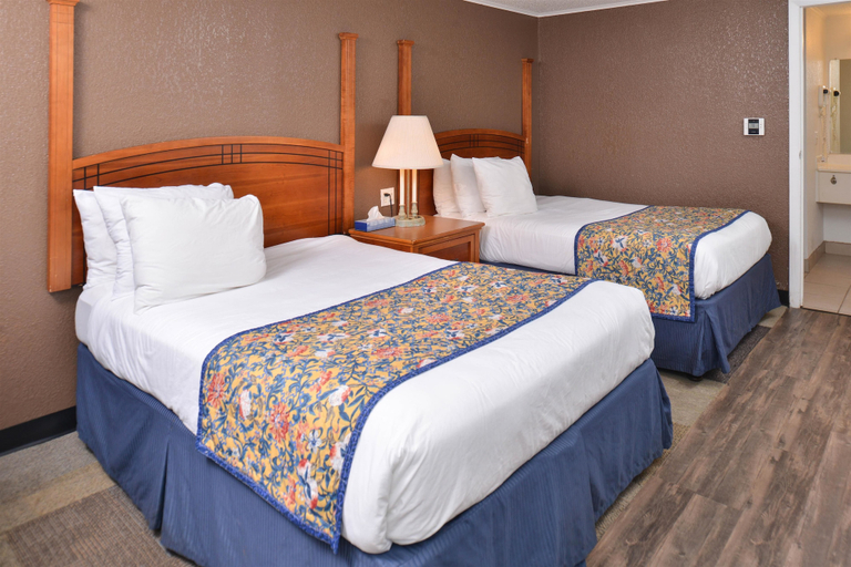 Bedroom 3, Americas Best Value Inn & Suites Jackson, MI, Jackson