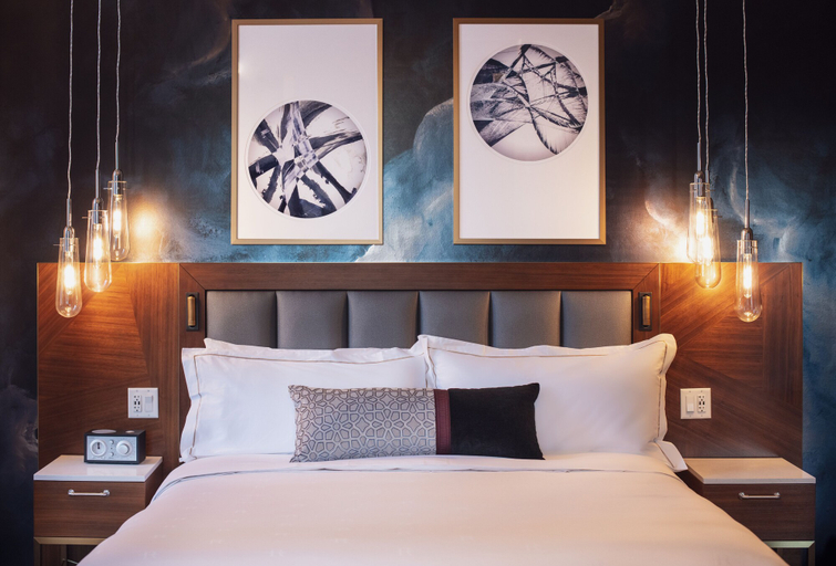 Bedroom 3, Rand Tower Hotel , Minneapolis, A Tribute Portfolio Hotel, Hennepin