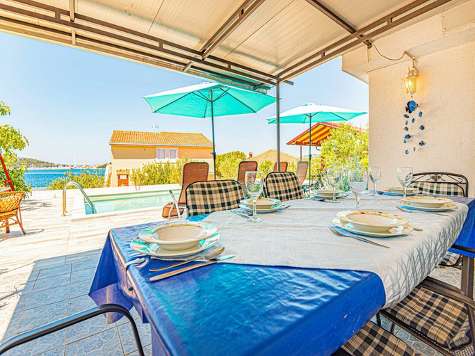 Food & Drinks 4, Holiday Home Happy Holiday, Rogoznica