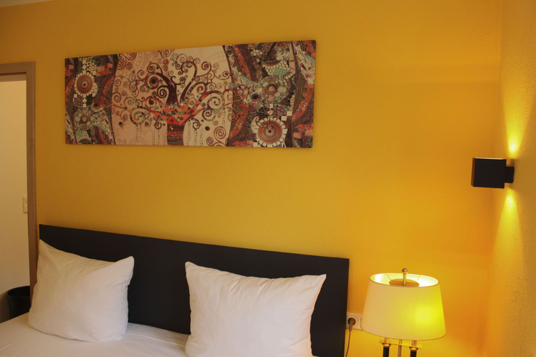 Bedroom 4, Maiers Hotel, Regen