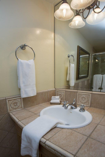 Bathroom 4, Sunset Cove Villas in Laguna Beach, Orange