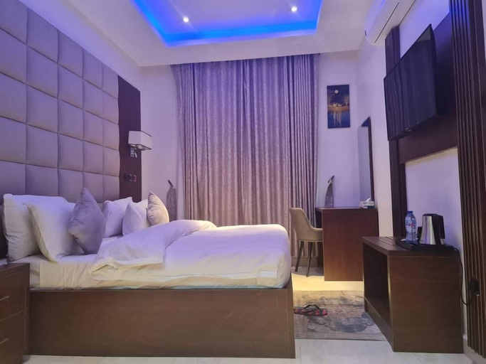 Bedroom, Debbie's Suites and Apartments, Karu