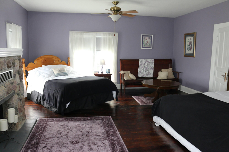 Bedroom 2, LOJ BNB, Mecosta