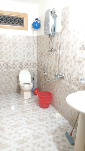 Bathroom 5, Banjosa Inn Guest House, Azad Kashmir