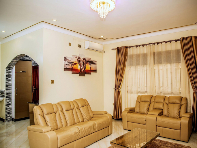 Living area 2, 2 Bed - Sleeps 4 - Parking - 20 min to Airport, Entebbe