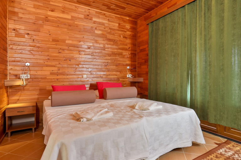 Bedroom 2, Çıralı Orange Motel, Kemer