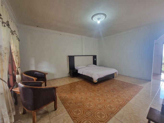 Bedroom 3, OYO 93062 Sibayak Multinational Rest House, Karo