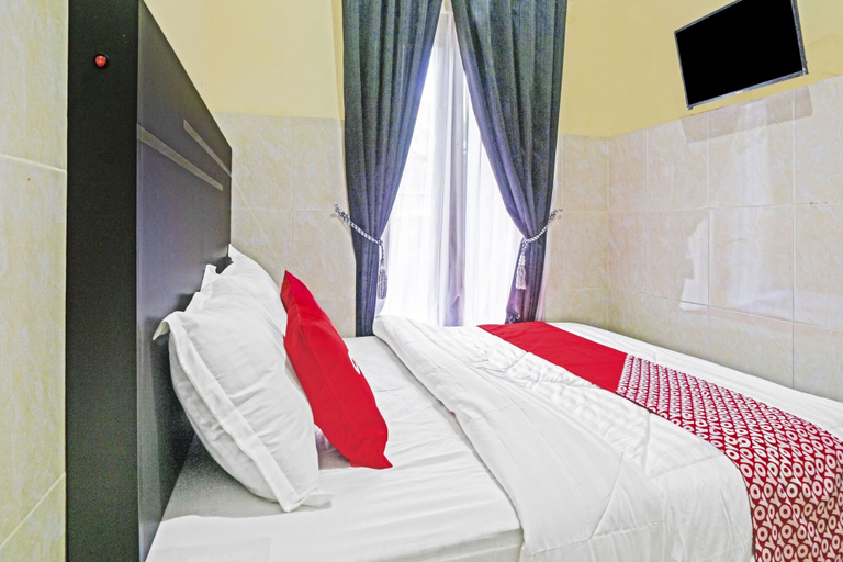 Bedroom, OYO Life 90737 Losmen Aini Syariah, Malang