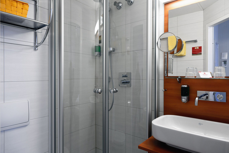 Bathroom 5, Konsum Berghotel Oberhof, Schmalkalden-Meiningen
