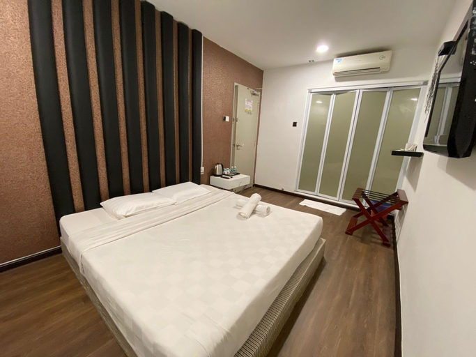 Bedroom 6