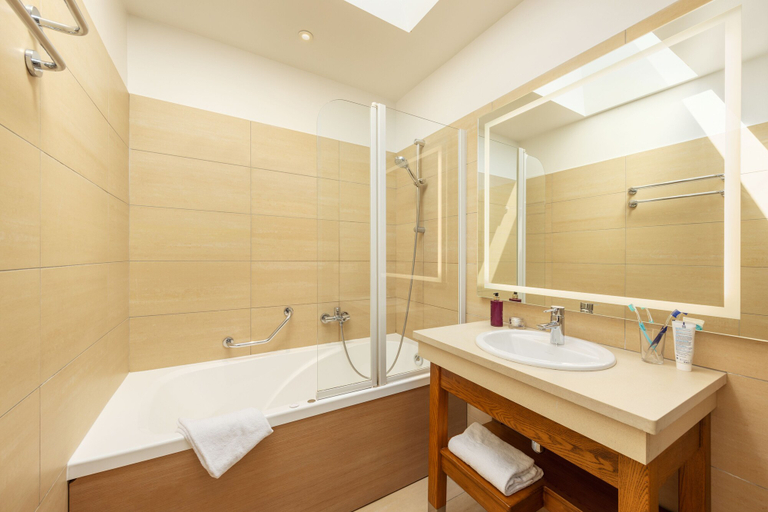 Bathroom 5, Center Parcs Les Hauts de Bruyeres, Loir-et-Cher