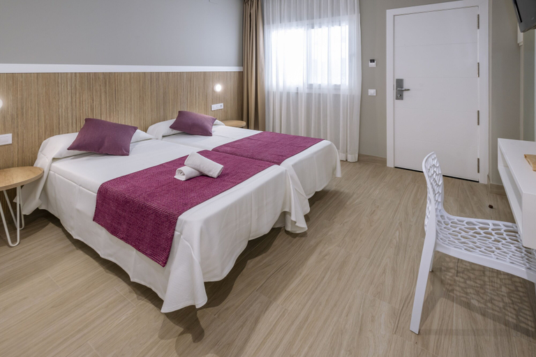 Bedroom 4, 4R Meridià Mar, Tarragona