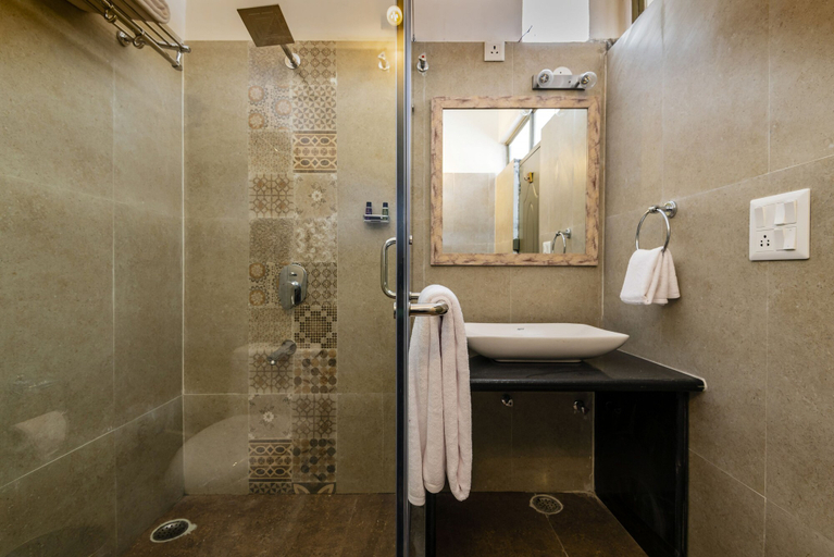 Bathroom 4, Larisa Resort, Mussoorie, Dehradun