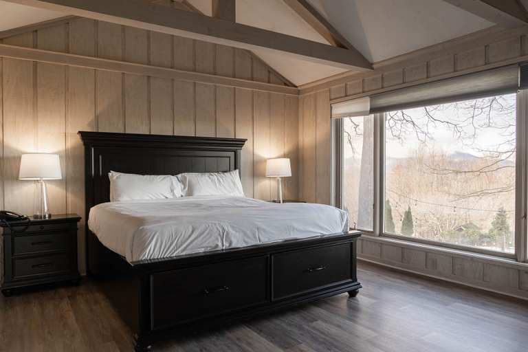 Bedroom 4, The Inn at Crestwood, Watauga