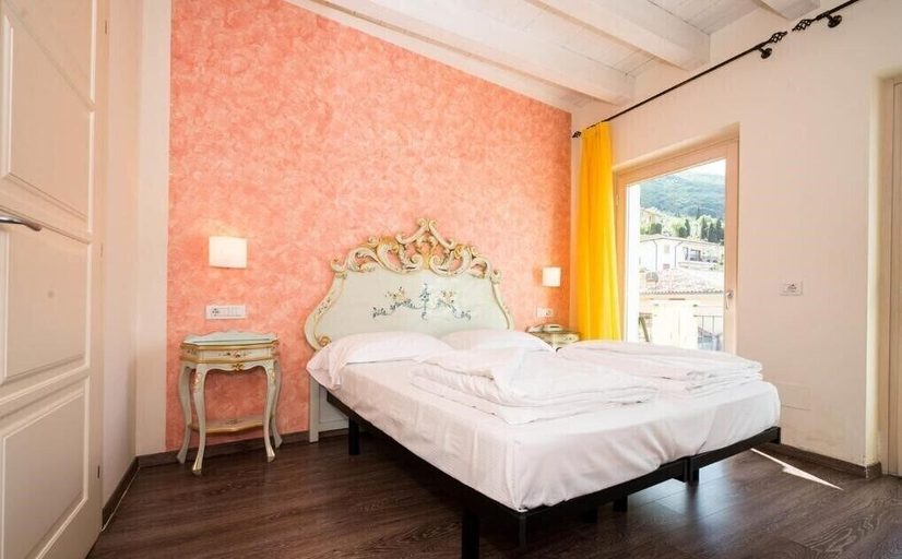 Bedroom 4, Hotel Pai, Verona
