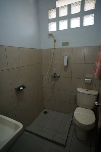 Bathroom 5, Hotel Puri Pangalengan, Bandung