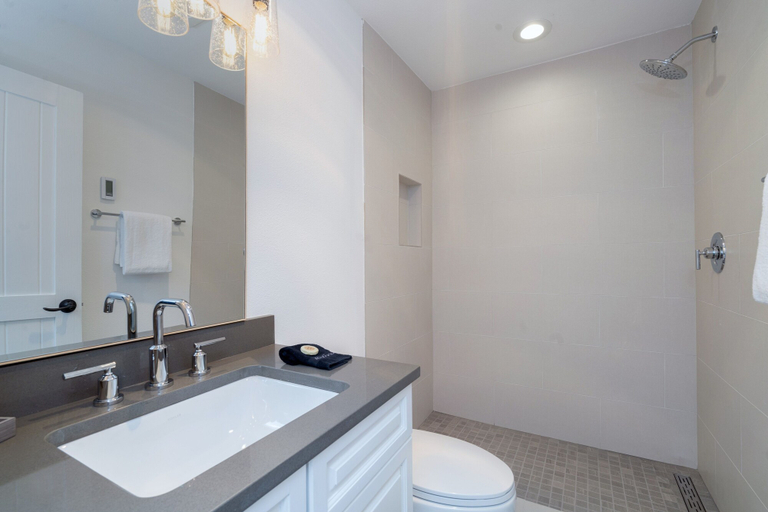 Bathroom 4, Bear Creek Lodge 207a Condo by Alpine Lodging Telluride, San Miguel
