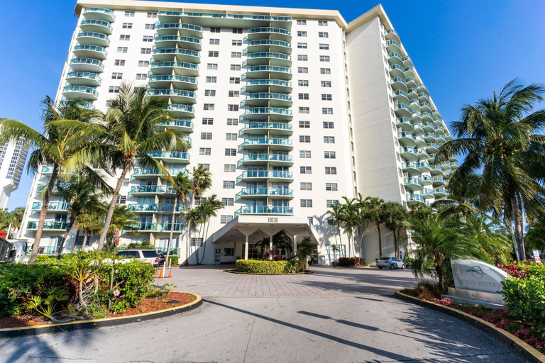 Exterior & Views 2, Luxury Miami Beach Condos, Miami-Dade