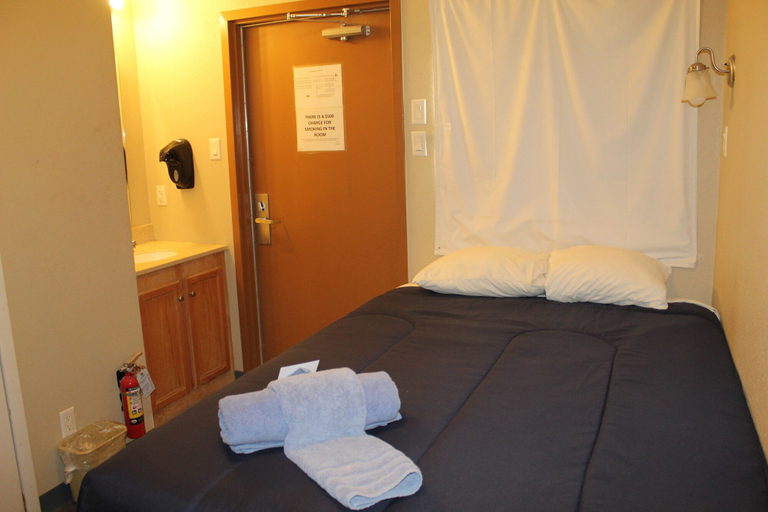 Bedroom 2, Target Hospitality-Pecos South Lodge, Reeves