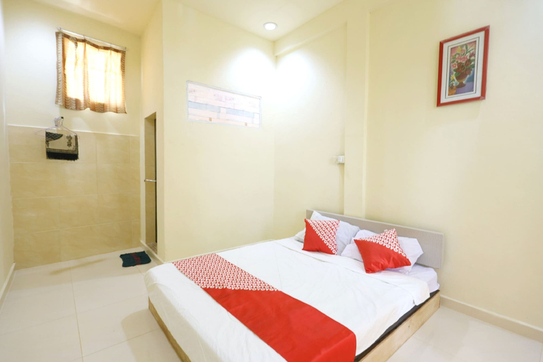 Bedroom 2, Hotel O Backpaker Seraya, Batam