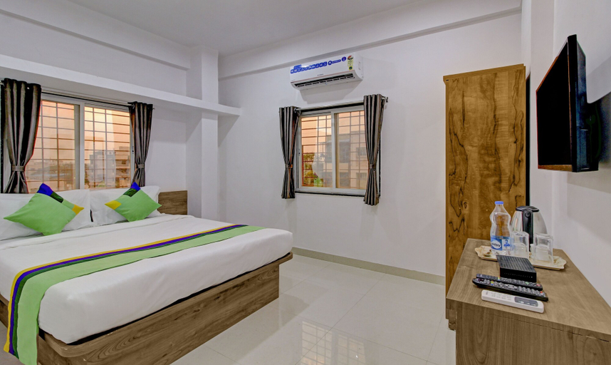 Bedroom 1, Treebo White House, Pune