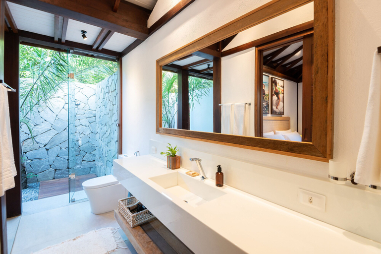 Bathroom 4, Colibri Beach Villas, Cairu