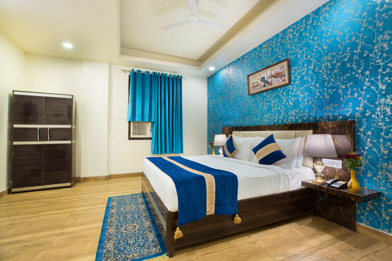 Bedroom, OPO THE ALPINO, Delhi