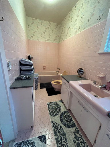 Bathroom 3, Enloe House, Randolph