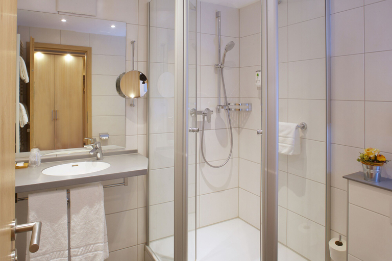Bathroom 5, Löwen - Ihr Familienhotel im Allgäu, Ostallgäu