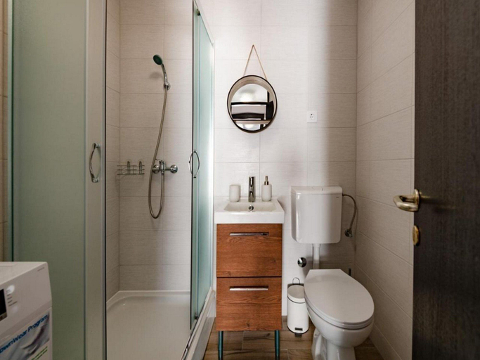 Bathroom, Apartment Baselak, Marčana