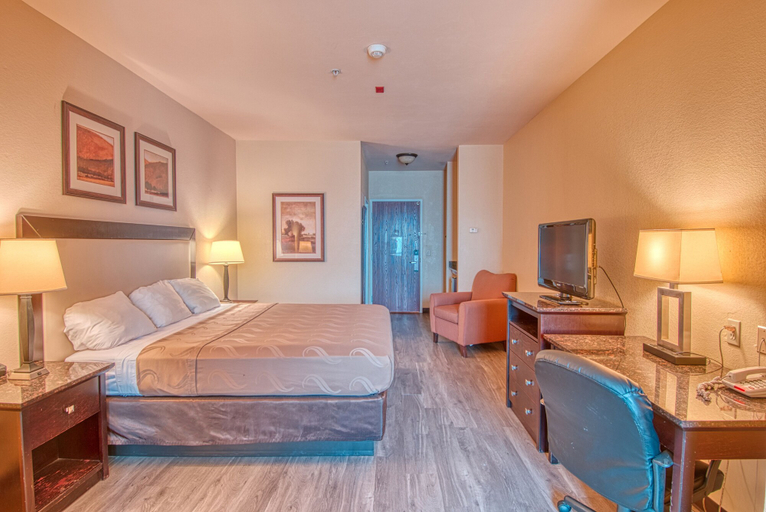 Bedroom 3, Express Inn & Suites, Cleveland