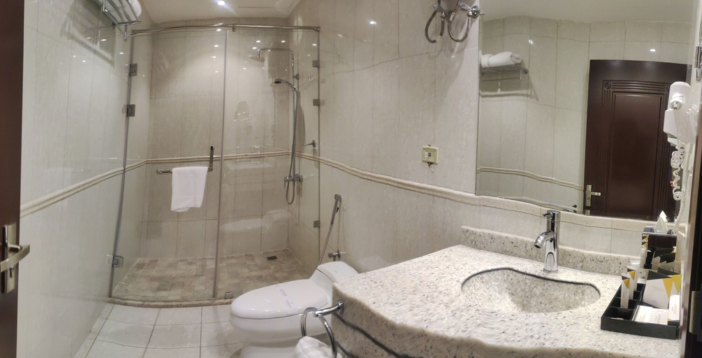 Bathroom 5, Warwick Al Jubail Hotel, Al Jubail