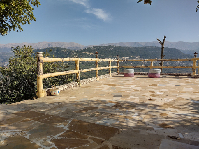 Property grounds 5, Maison de la Vallee Private Guest House Great View, Chouf