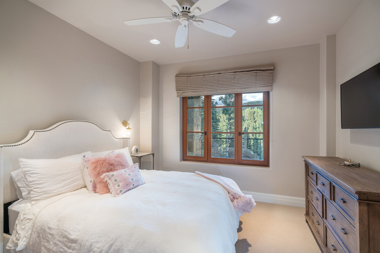 Bedroom 2, Mt Wilson Basecamp 4 Bedroom Condo by Alpine Lodging Telluride, San Miguel