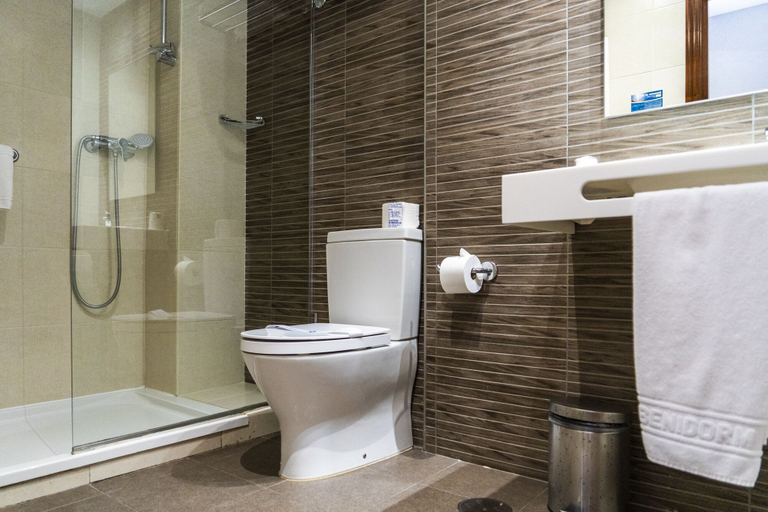 Bathroom 5, Hotel Montesol Benidorm, Alicante