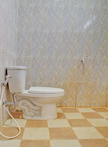 Bathroom 4, Hotel O Lavina Guesthouse, Dumai