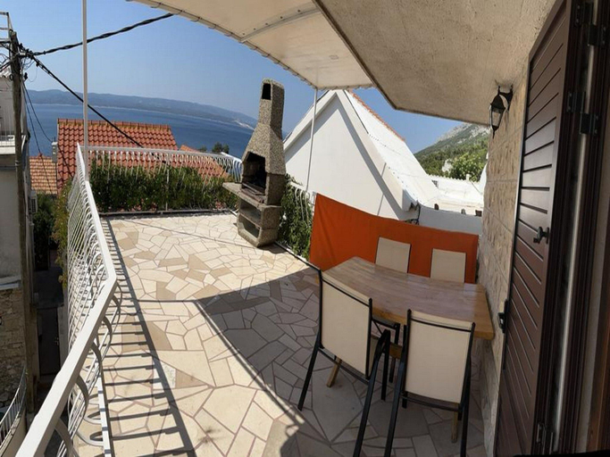 Others 3, Apartments Leut, Omiš