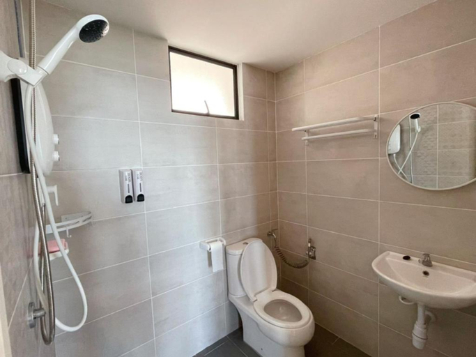 Bathroom 5, Mutiara Melaka Beach Resort by Minso, Malacca City